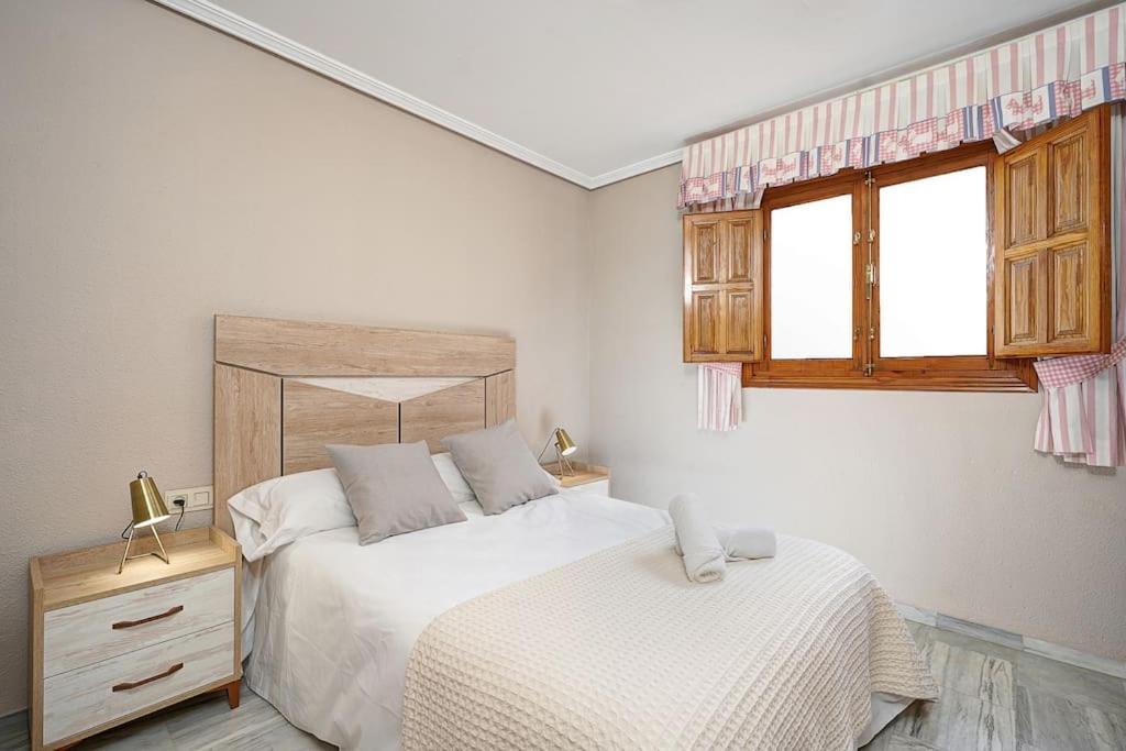 Apartamento Granada Centro. Atico Ayuntamiento ภายนอก รูปภาพ